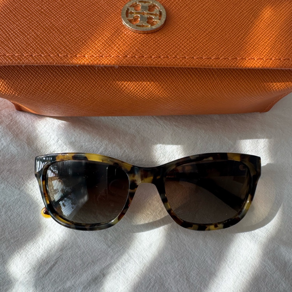 Tory Burch Tortoise Sunglasses Polarized